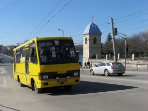 Вартість проїзду у маршрутках Тернополя від сьогодні знову становитиме 5 гривень (фотофакт)