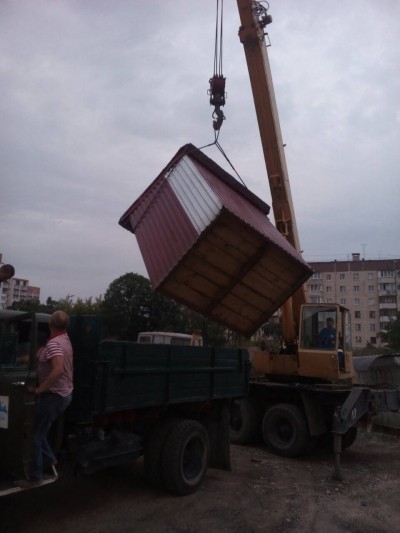 З вулиць Тернополя прибрали ще один кіоск