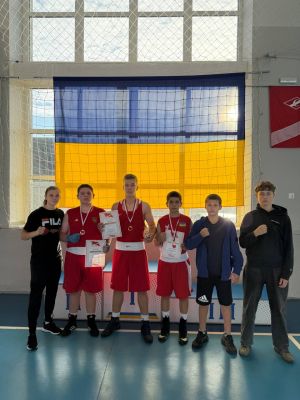 «Золото» та два «срібла» привезли з Мукачева тернопільські боксери (фото)