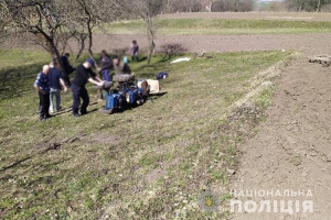 Смерть на Тернопільщині: чоловіка задавив мотоблок