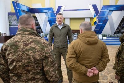 Кличко передав 27 бригаді НГУ  від громади столиці партію купольних систем РЕБ для протидії російським дронам
