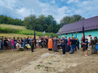 В останню дорогу громада Тернопільщини провела полеглого воїна Йосифа Вінтоняка