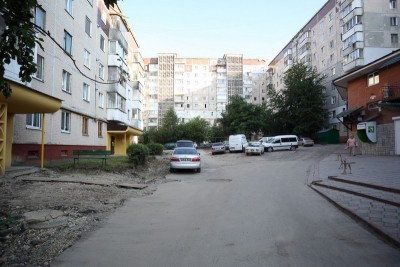 В одному із дворів Тернополя з&#039;явится більше місця для...паркування авто