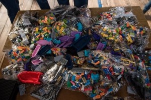 Школи Тернопільщини отримaли нaбори конструкторів LEGO PlayBox