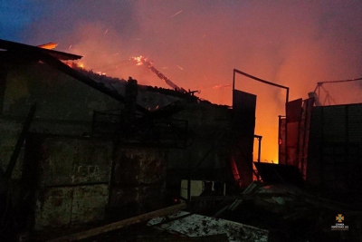 Сьогодні вранці у Тернопільській області спалахнула пожежа складського приміщення