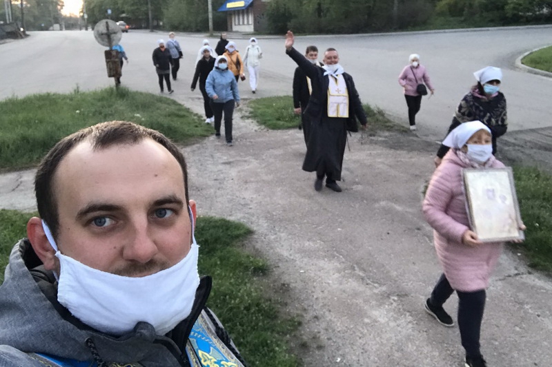 Попри карантин, на Тернопільщині відбувається піша проща матерів