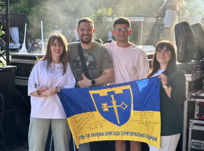 Під час благодійної вечірки у Тернополі волонтери «Української команди» передали 75 тисяч на допомогу ЗСУ