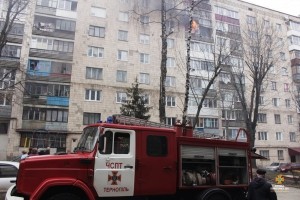 Понад півсотні людей евакуювали під час пожежі у тернопільській багатоповерхівці