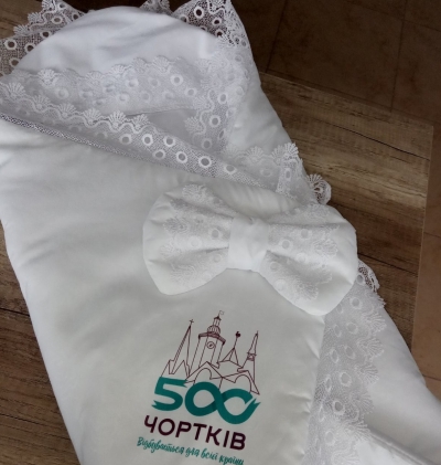 У місті на Тернопільщині новонародженим даруватимуть святкові конверти