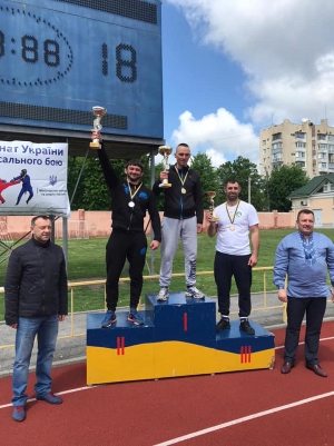 Тернополяни вибороли друге командне місце з унібою