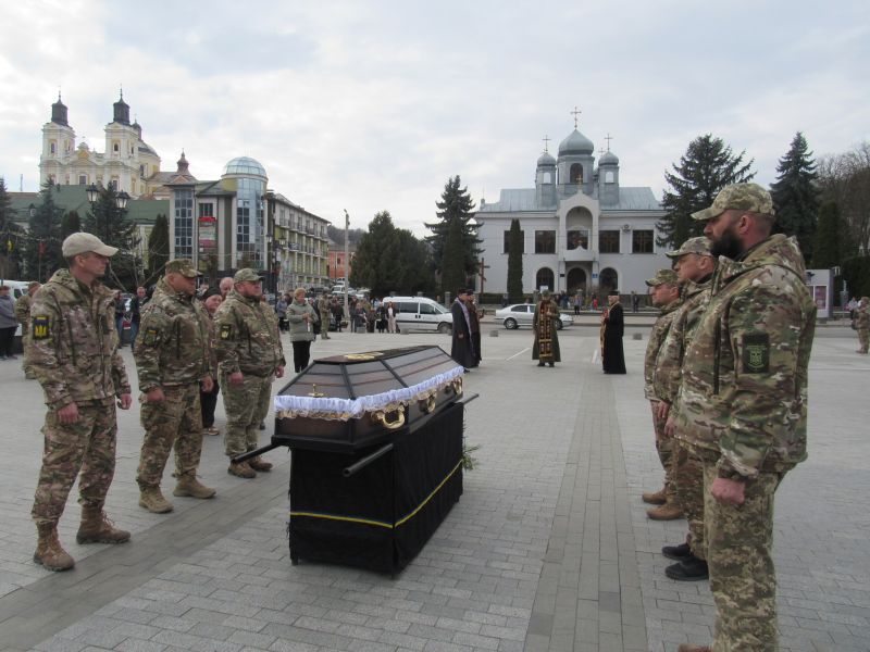На Кременеччині прощаються з матросом Олександром Лисаком (фото)
