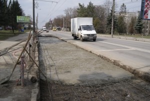 На проспекті у Тернополі тимчасово змінять місце зупинки транспорту
