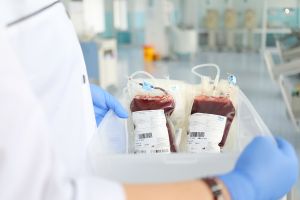 У Тернополі — нестача другої позитивної групи крові: центр закликає донорів долучатися
