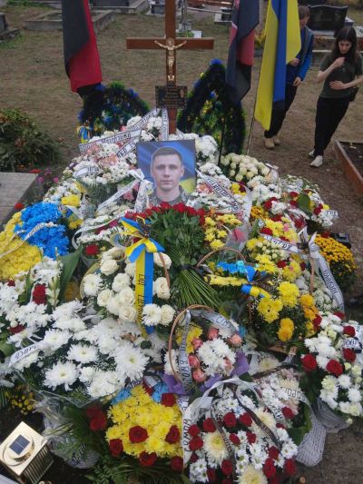 Саранчуківська громада провела в останню путь 23-річного Героя Назарія Федика