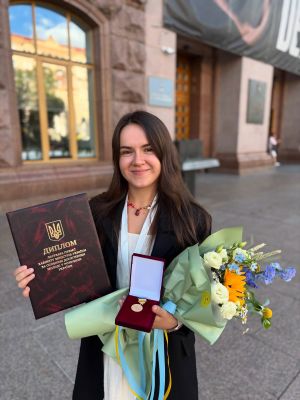 Співачка з Тернопільщини отримала премію Кабміну та віддала її на дрони
