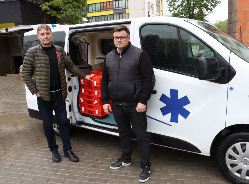 Вже 15-й автомобіль для ЗСУ передали тернопільські волонтери