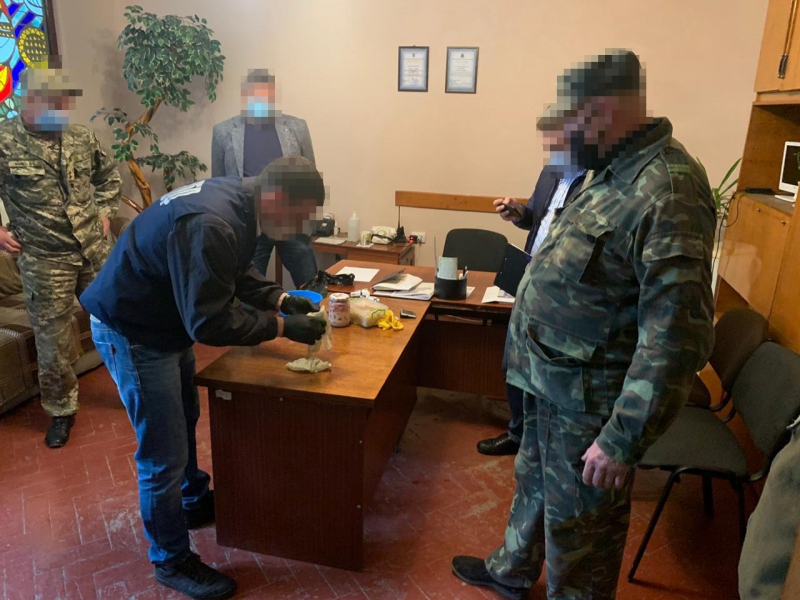 На Тернопільщині працівник установи виконання покарань розповсюджував наркотики серед ув’язнених