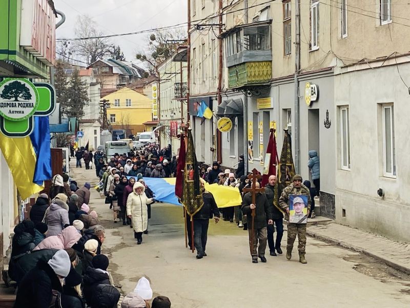 Бережанщина попрощалася з військовослужбовцем Павлом Євчином