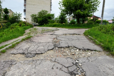На Тернопільщині дорога до дитсадка вже 15 років потребує ремонту (фото)