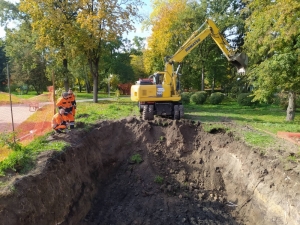 У Тернополі в парку Тараса Шевченка тривають роботи з будівництва частини дощового колектора