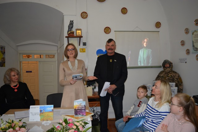 Молода поетеса з Тернопільщини Іванна Гриців представила свою першу збірку