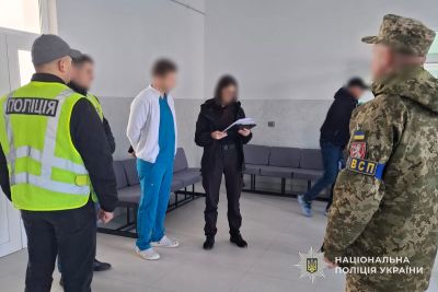 Вяли гроші за виставлення діагнозу травмованому військовому: &quot;на гарячому&quot; спіймали лікарів з Тернопільщини