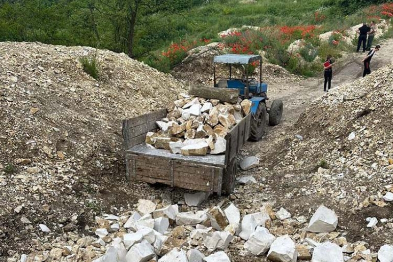 На Чортківщині чоловік незаконно видобував корисні копалини