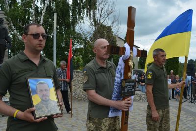 На Тернопільщині провели в останню путь Героя Дмитра Шушковського