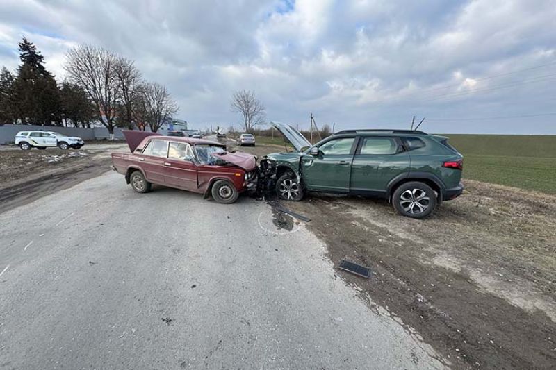 На Тернопільщині зіткнулися три автомобілі