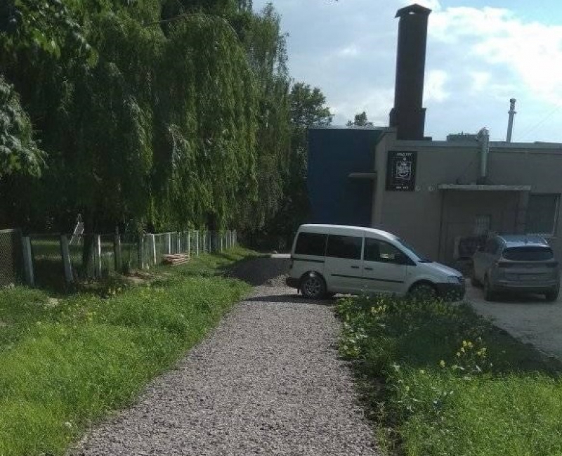 Тернопільські водії продовжують підкорювати місцеві тротуари (фотофакт)