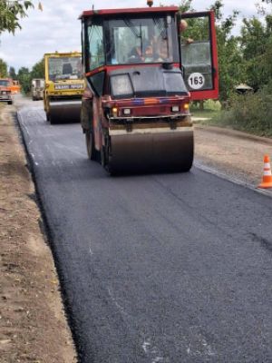 На Тернопільщині триває ремонт місцевих автошляхів у рамках співфінансування