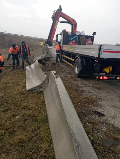 На Тернопільщині водій вантажівки, який в’їхав у дельтаблок, відшкодовуватиме його ремонт?