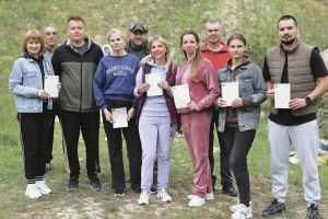 Жителі Озернянської громади завершили курс з національного спротиву та отримали сертифікати