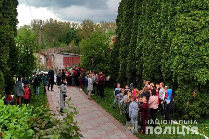 На Тернопільщині восьмикласник назвався іменем ув’язненого односельчанина і повідомив про вибухівку у школі