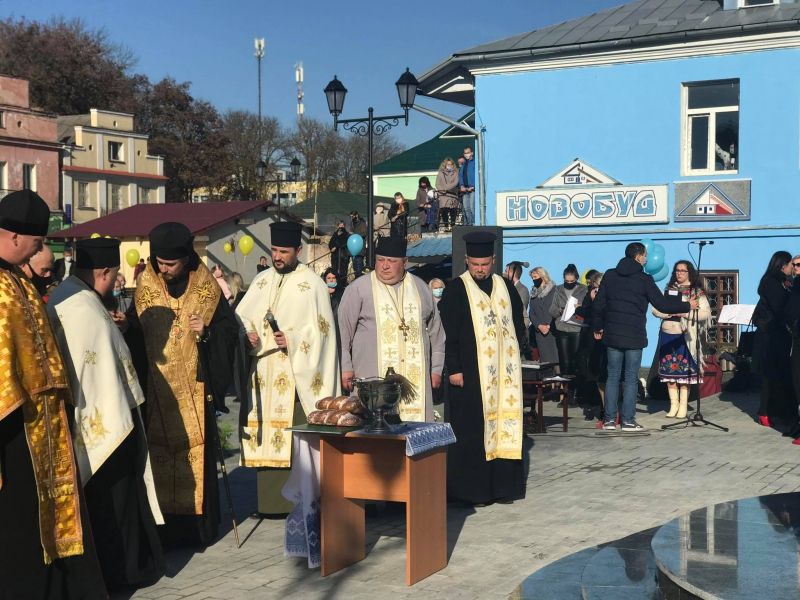 У Кременці на Тернопільщині відкрили Майдан Волі та пам&#039;ятник Борцям за волю України (фото)