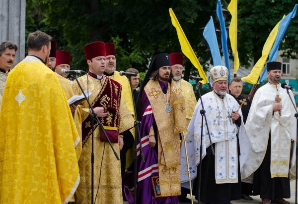 До Дня Конституції у центрі Тернополя молились за мир та українців (фото)