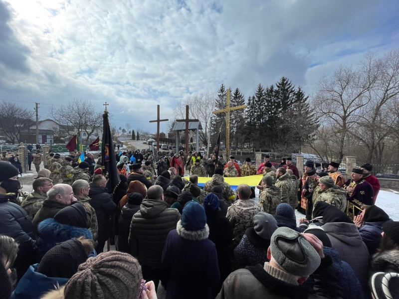 Загинув під час обстрілів: на Тернопільщині попрощалися з українським лікарем та громадським активістом