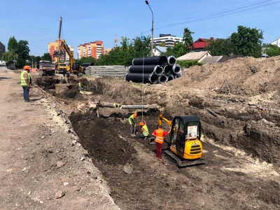 У Тернополі триває будівництво дощового колектора