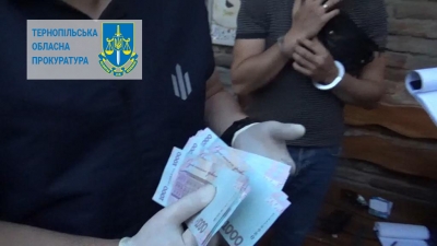 На хабарі спіймали посадовця Держпродспоживслужби в Тернопільській області