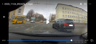 У Тернополі одразу двоє водіїв порушили правила дорожнього руху (відео)