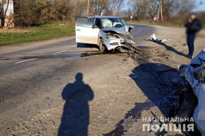 На Тернопільщині зіткнулися дві іномарки. Є потерпілі