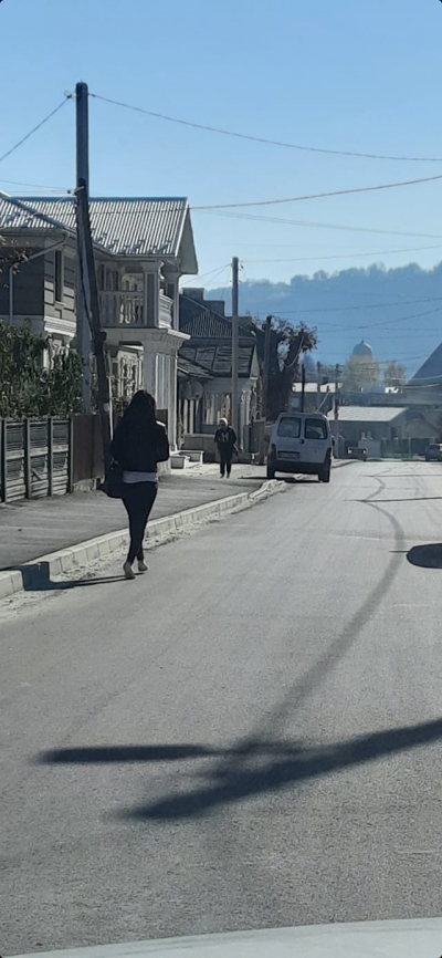 «Користуйтеся тротуарами»: на Тернопільщині водії скаржаться на пішоходів