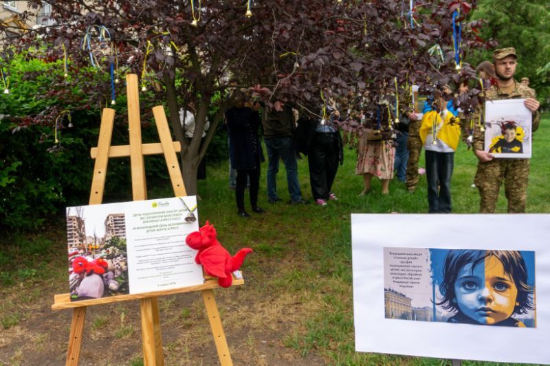 Дзвіночки пам’яті замість дитячого сміху: акція «Голоси дітей» відбулася у Тернополі
