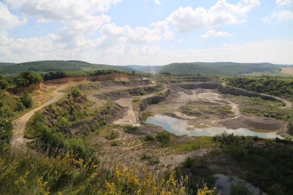 Значні суми та будматеріали щорічно виділяє на допомогу кар&#039;єр на Монастирищині