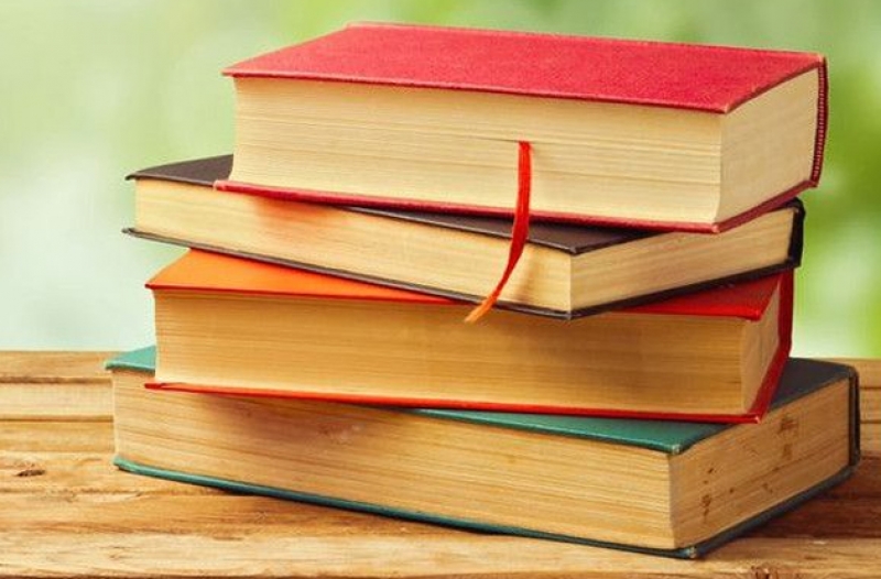 На Тернопільщині оголосили збір книг для воїнів, які лікуються у госпіталі краю