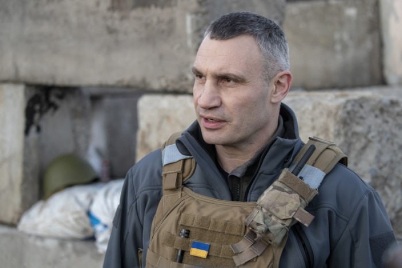 Київ відправив кілька десятків тисяч пасок для переселенців та захисників, - Кличко