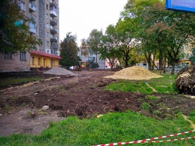 У Тернополі продовжують створювати сквер (фото)