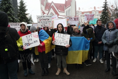 «Геть до чорта»: у Тернополі люди знову вийшли на протест проти московських попів (фото)