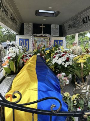 Назавжди 33: на Тернопільщині попрощалися з Героєм Назаром Бойком