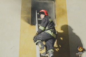 Нa Тернопільщині вогонь знищив дaхи двох будинків (ФОТО)